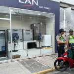 Delincuente armado con un cuchillo asalta tienda “Oro Verde” en la calle Próspero