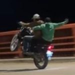 Peligro en el puente Nanay: Motociclistas lo convierten en pista de piques nocturnos