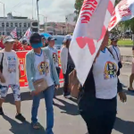 Docentes de Loreto marchan por el centro de Iquitos para exigir que no se recorten sus remuneraciones